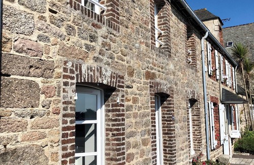Barfleur House | At 44 Quai Henri Chardon