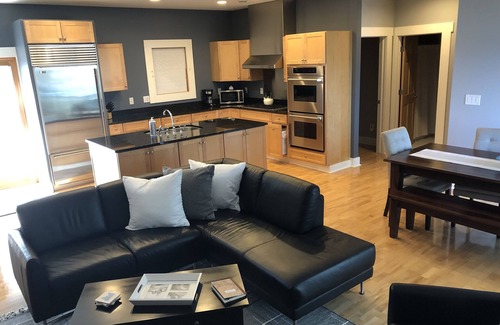 Two Harbors House | At Blue Stone Bluff, It’s all about the view!