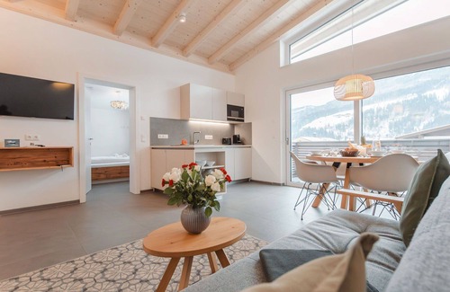 Fuerstau Apartment | Cosy apartment for 4 people with WIFI, TV, balcony and pets allowed