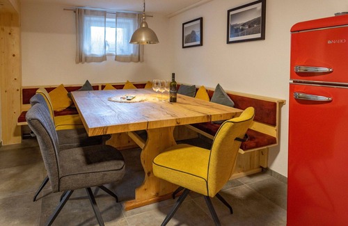 Bruck an der Grossglocknerstrasse Apartment | Nice apartment for 4 guests with WIFI, TV, terrace, pets allowed, panoramic view and parking