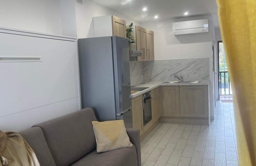 Le Brusc Apartment | 🔆 At Brusc: Facing the beach Parking, Sheets, Wifi all included! 🔆