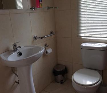 Estcourt Bed & Breakfast | At Home BB