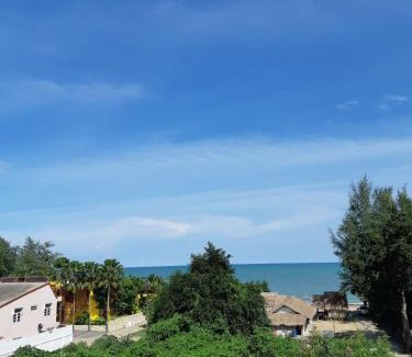 Hat Chao Samran Hostel | At home hostel