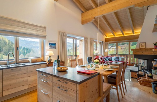 Hinterthal Apartment | Beautiful apartment for 10 people with WIFI, TV, balcony and panoramic view