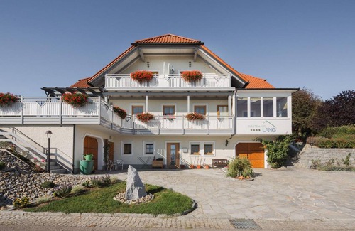 Pfarrkirchen im Muehlkreis Apartment | 40 m² Apartment ∙ 1 bedroom ∙ 2 guests