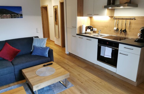 Sankt Wolfgang im Salzkammergut Apartment | Apartment WALDHORN in a prime location with private beach for 2 people