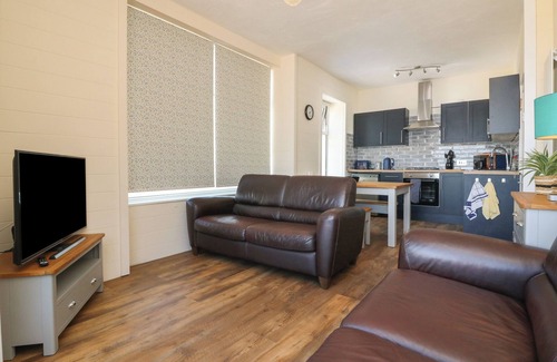 Hele Cottage | AT THE BAY APARTMENT, family friendly in Hele Bay, Ilfracombe