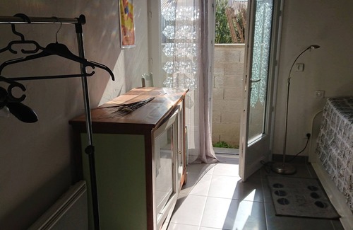 Bourcefranc-le-Chapus Apartment | At the foot of the Ile d'Oléron, large studio with courtyard and bicycles.