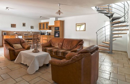 Peypin-d'Aigues Apartment | At the foot of the luberon, apartment with terrace on domain with pool