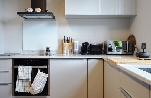 Gospel Oak House | At the Foot of Parliament Hill, by Veeve
