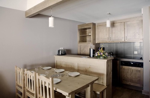 La Bresse Apartment | At the foot of shops, swimming pool, balcony, parking, tv, 41-45m², La Bresse