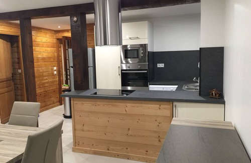 Les Angles Apartment | At the foot of the slopes for 4 people + young children. Renovated apartment.