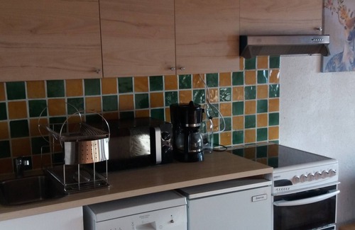 Eyne 2600 Apartment | At the foot of the ski slopes comfortable apartment with terrace and stove