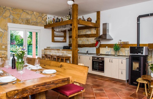 Cavoglave House | At the foot of the Svilaja Mountains welcomes you this beautiful vacation home with swimming pool.