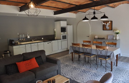 Cholet Condo | At the garden level Cholet