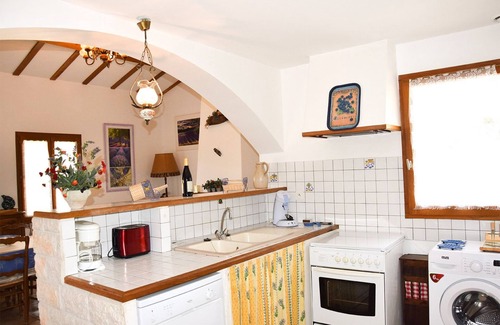 La Roche-sur-le-Buis Cottage | At the heart of the Provencal Drome, in a remarkable location, rental with pool