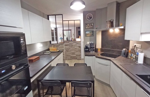 Langres Apartment | At the heart of the city, at the center of history, in an 18th-century residence