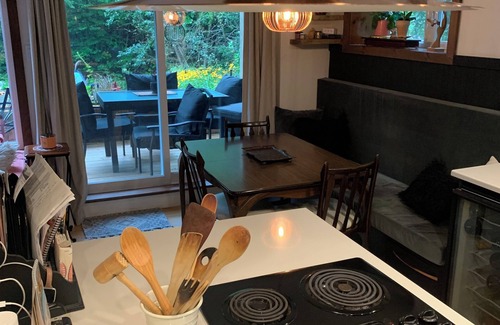 Austin Ski Chalet | At the heart of winter activities in the Eastern Townships, Chalet cap du ruisseau awaits you!