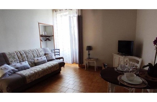 Pouilly-sur-Loire Apartment | At the Swallows' Nests, Studio Le Petit Nid in Pouilly sur Loire