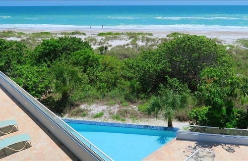 Whitney Beach House | At Waters Edge in Longboat Key