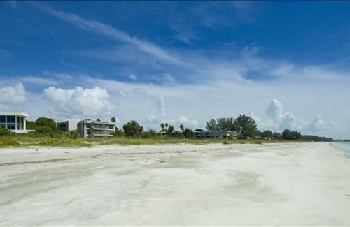 Whitney Beach House | At Waters Edge in Longboat Key