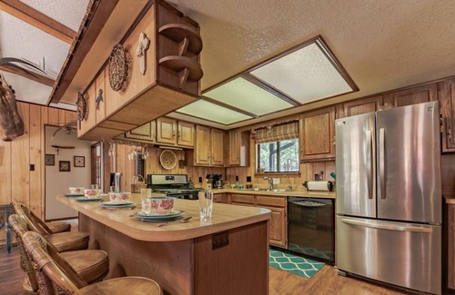 Ruidoso Cabin | At Wit's End: 'Don't be at your wit's end' looking for a vacation rental!' Hot tub & Pool Table