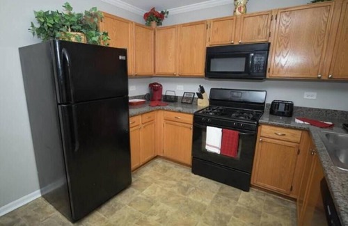 Fox Valley House | At Your Service! Cozy Quarters
