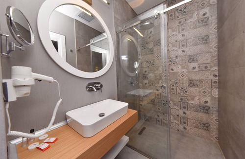 Kucukbakkalkoy Hotel | Atacity Hotel
