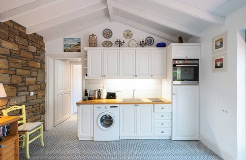 Mirina Cottage | Ataraxia at Saravari Beach is a renovated stone cottage.