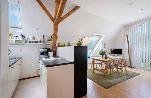 Vogtsburg Apartment | 'Atelierblick im Winzerort' with Shared Terrace, Wi-Fi and Air Conditioning