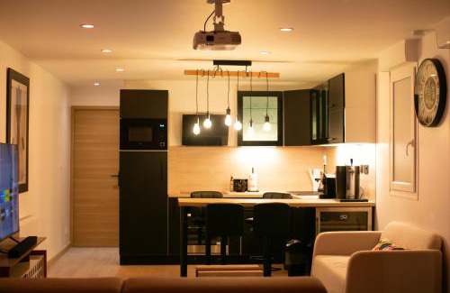 Tremblay-en-France Apartment | Atelier chaleureux 40m2 - Jacuzzi - proche CDG Parc des expo