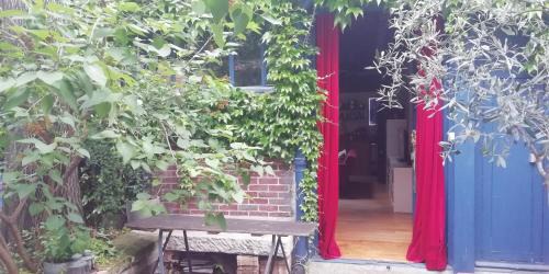 14th Arrondissement House | Atelier d'artiste - Loft with garden center of Paris