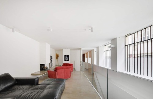 Marais Apartment | Atelier Design I Modern 2 Bedroom Apartment on Folie-Mericourt