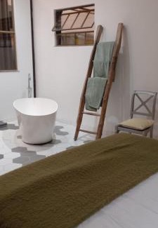 Saint-Paul-d'Uzore Apartment | Atelier natur'L Les ronzieres