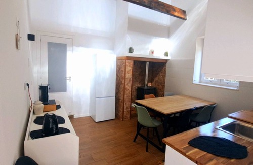 Quatrim do Sul Cottage | Atelier Rural Quinta do Forno. Living in the countryside with your feet on the beach. Try it out