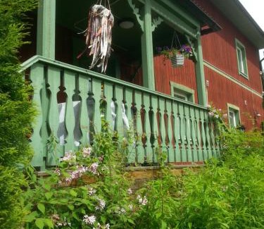 Sunnansjo Bed & Breakfast | Ateljé Vävglädje Butik Bed & Breakfast