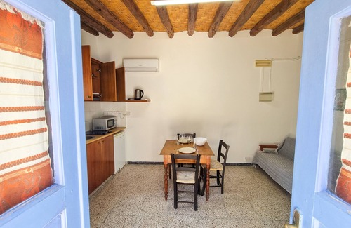 Skarinou Apartment | Athena's Pool Oasis