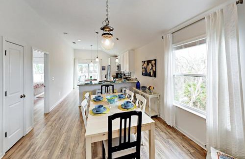 Butler Beach House | Athenas Cottage