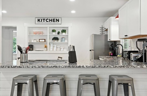 Athens House | Athenian Haus with Grill