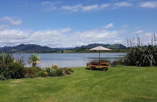 Athenree Bed & Breakfast | Athenree Waterside Accommodation