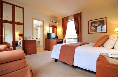 Neos Kosmos Hotel | Athens Atrium Hotel and Suites