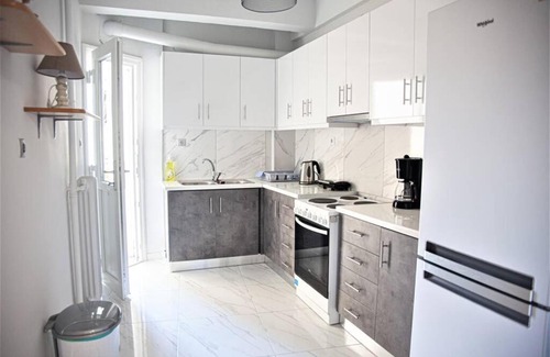 Attiki Apartment | Athens Central 3BD Apartment next to Metro Luxury