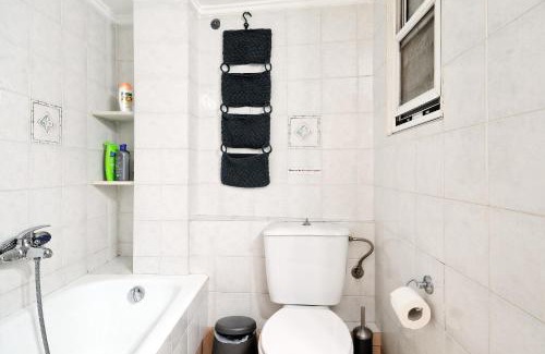Kinosargous Apartment | Athens Heartbeat