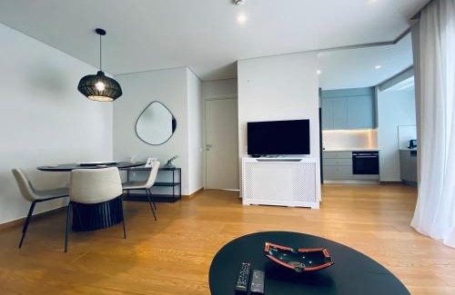 Alimos Apartment | Athens Riviera 2-Bed Apt & Pool Access #Unoblu®