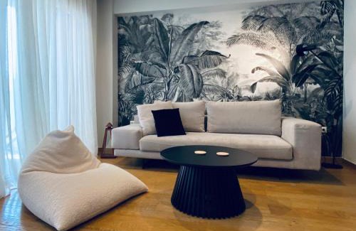 Alimos Apartment | Athens Riviera 2-Bed Apt & Pool Access #Unoblu®