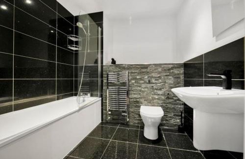 Spitalfields Apartment | Athera - Festival Quarter, Canary Wharf 2 bed, 2 bath apartment with balcony and gym facility