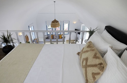 Imerovigli House | Athiri Santorini Hotel