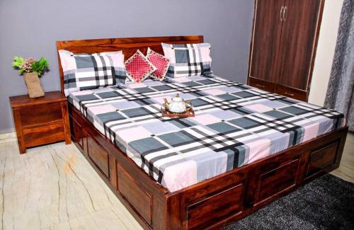 Faridabad Apartment | Atithi Stay By Kasa Lusso - Luxury 2 BHK In Faridabad