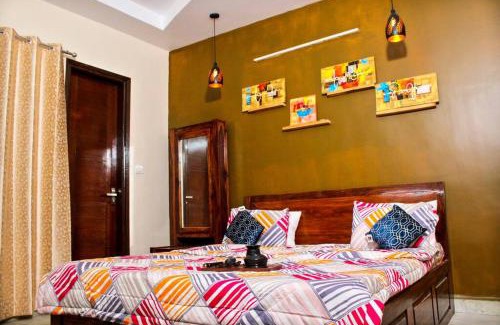 Faridabad Apartment | Atithi Stay By Kasa Lusso - Luxury 2 BHK In Faridabad