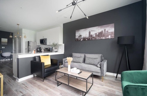 Old Fourth Ward Condo | ATL Downtown! New-Built! Roof-top balcony! City View!